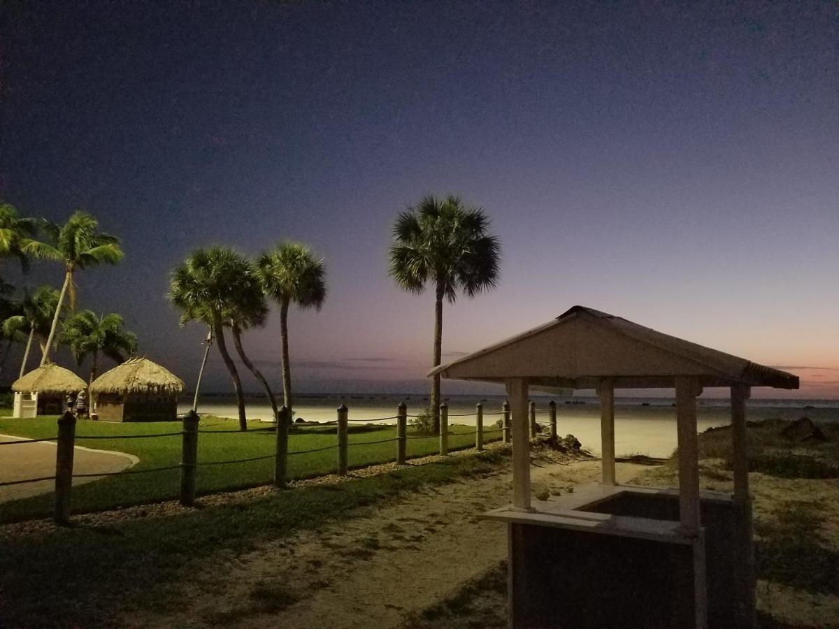 Carousel Beach Inn Fort Myers Beach Buitenkant foto