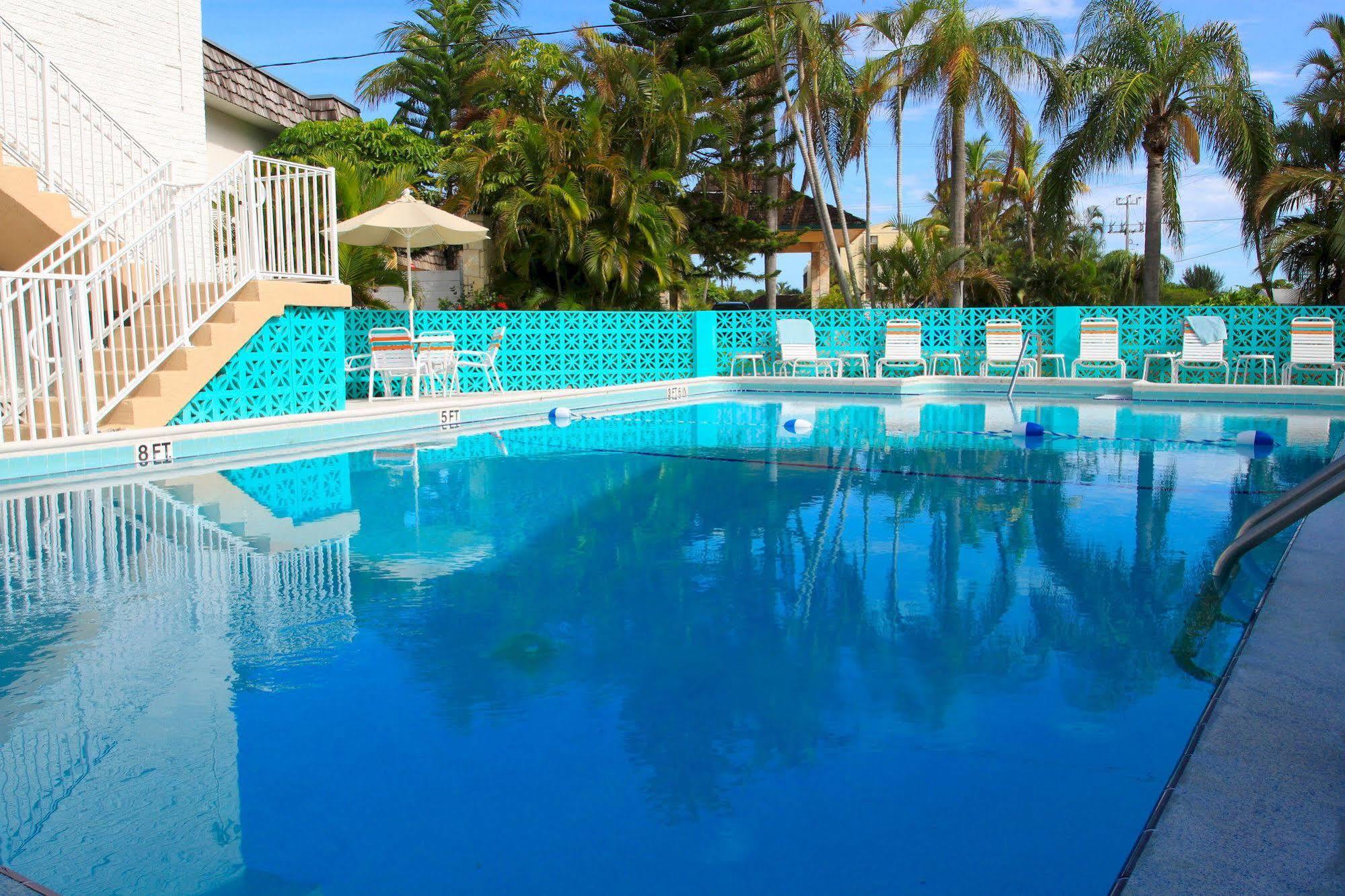 Carousel Beach Inn Fort Myers Beach Buitenkant foto