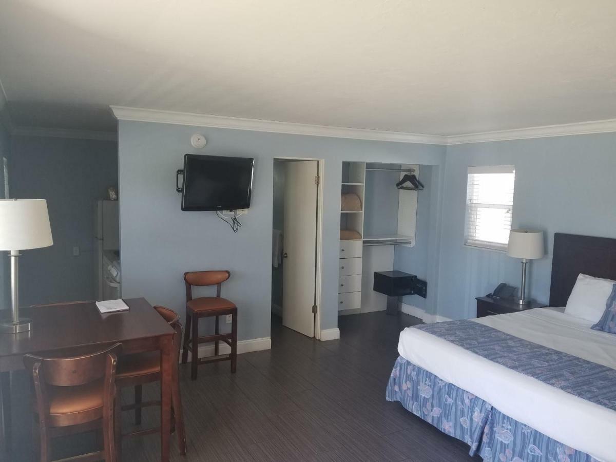 Carousel Beach Inn Fort Myers Beach Buitenkant foto