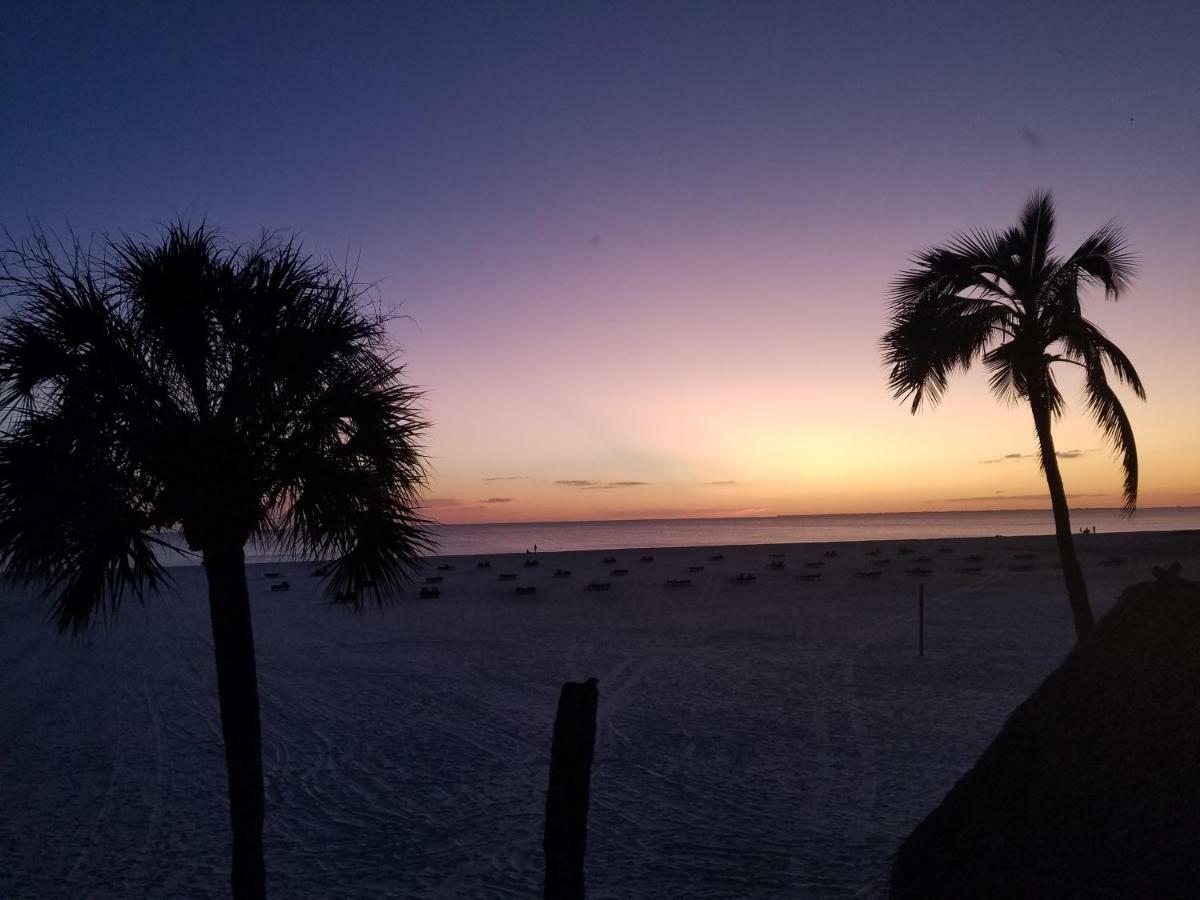 Carousel Beach Inn Fort Myers Beach Buitenkant foto