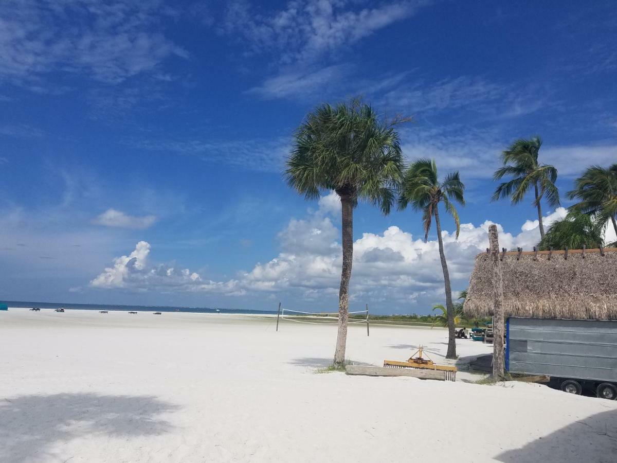 Carousel Beach Inn Fort Myers Beach Buitenkant foto