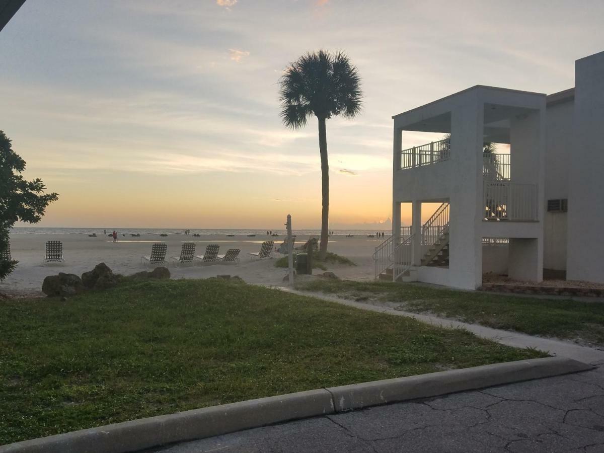 Carousel Beach Inn Fort Myers Beach Buitenkant foto