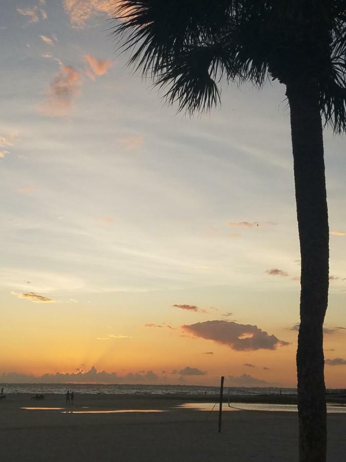 Carousel Beach Inn Fort Myers Beach Buitenkant foto