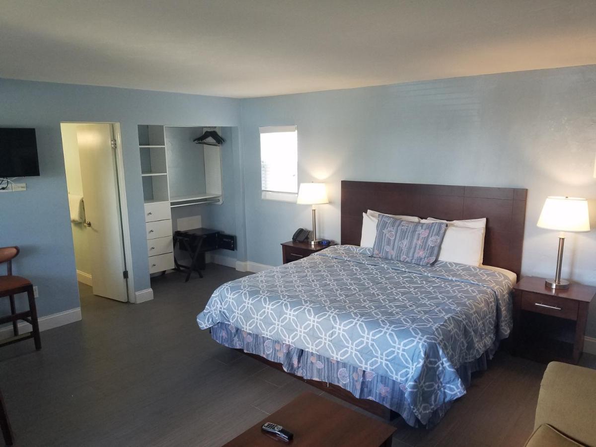 Carousel Beach Inn Fort Myers Beach Buitenkant foto